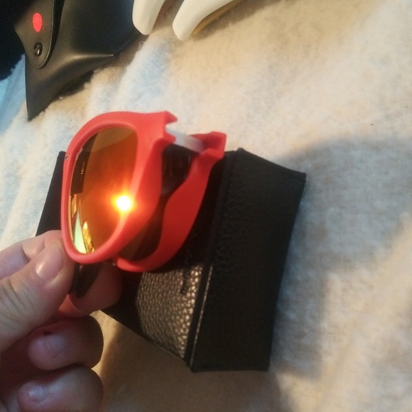 Ray-Ban Folding WayFarer sunglasses - Picture 2 of 5